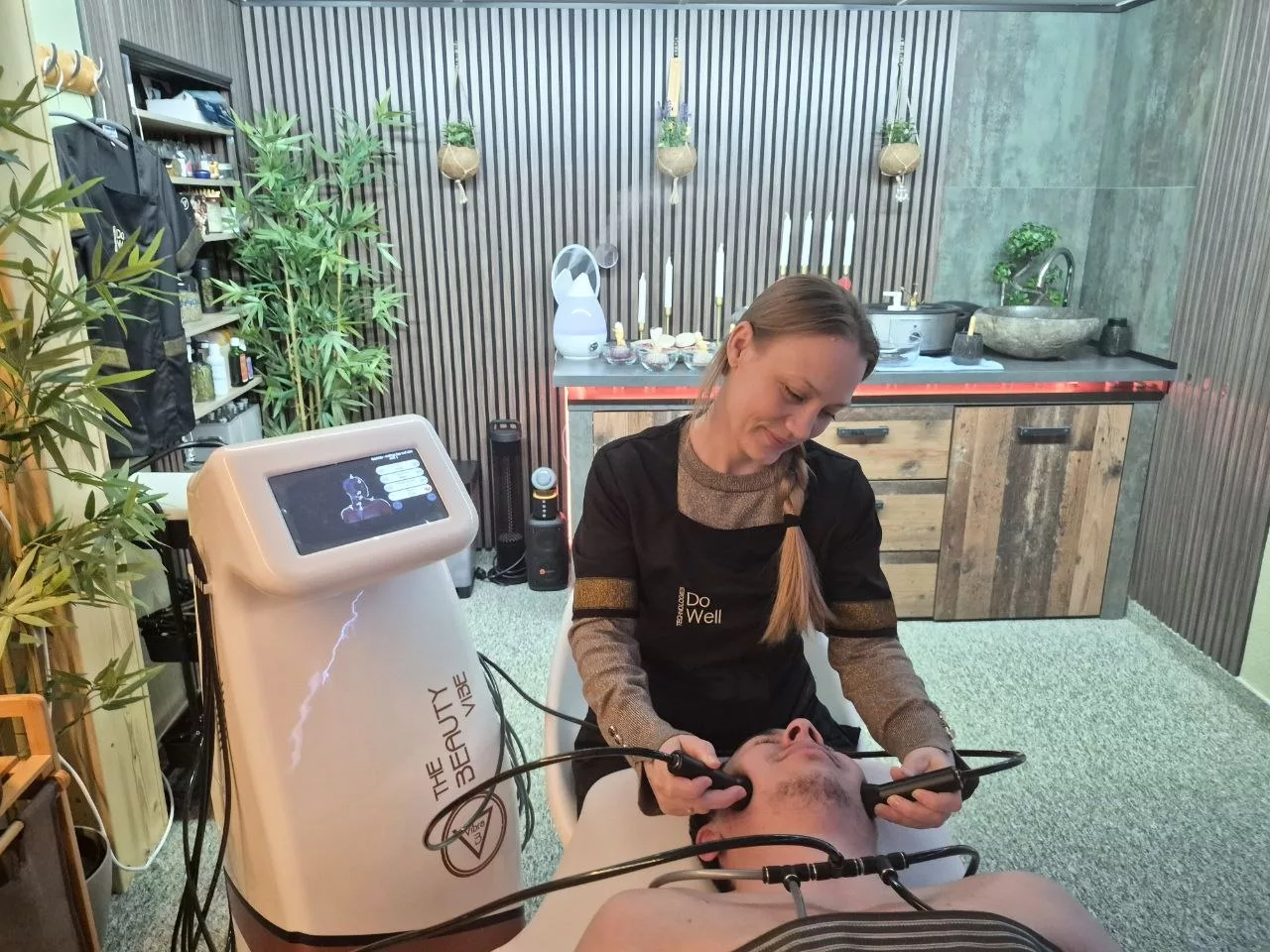 Hardware cosmetology treatment — Universal Professional GmbH — gallery-cosmetology-01