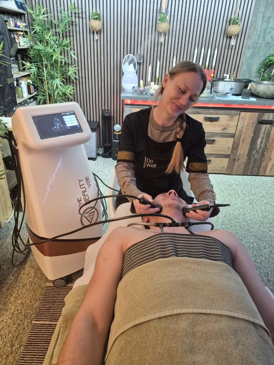 Hardware cosmetology treatment — Universal Professional GmbH — gallery-cosmetology-02