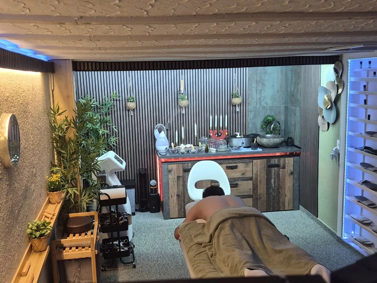 Hardware cosmetology treatment — Universal Professional GmbH — gallery-cosmetology-05