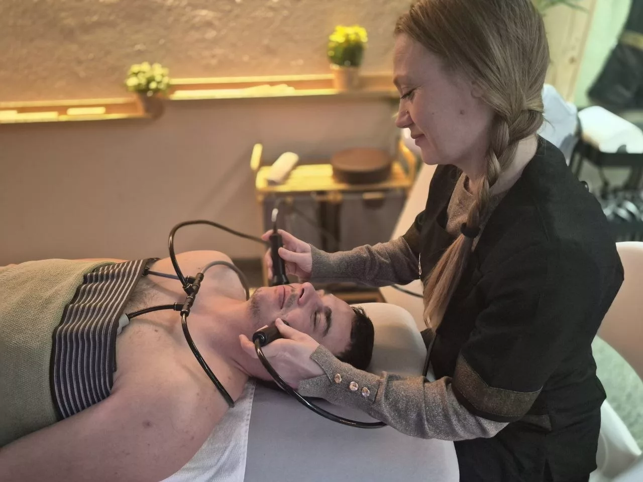 Hardware cosmetology treatment — Universal Professional GmbH — gallery-cosmetology-12