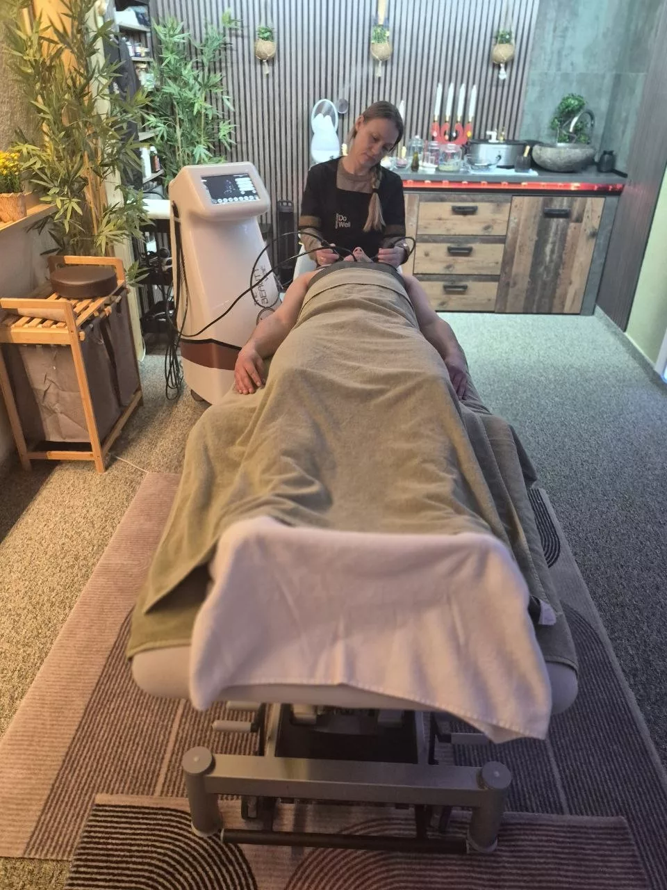 Hardware cosmetology treatment — Universal Professional GmbH — gallery-cosmetology-13