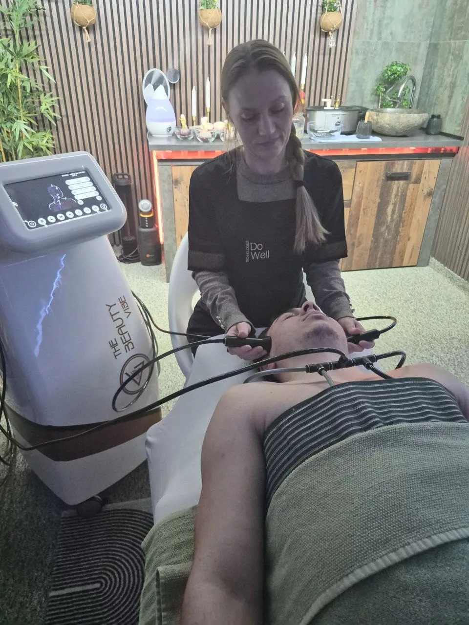 Hardware cosmetology treatment — Universal Professional GmbH — gallery-cosmetology-14