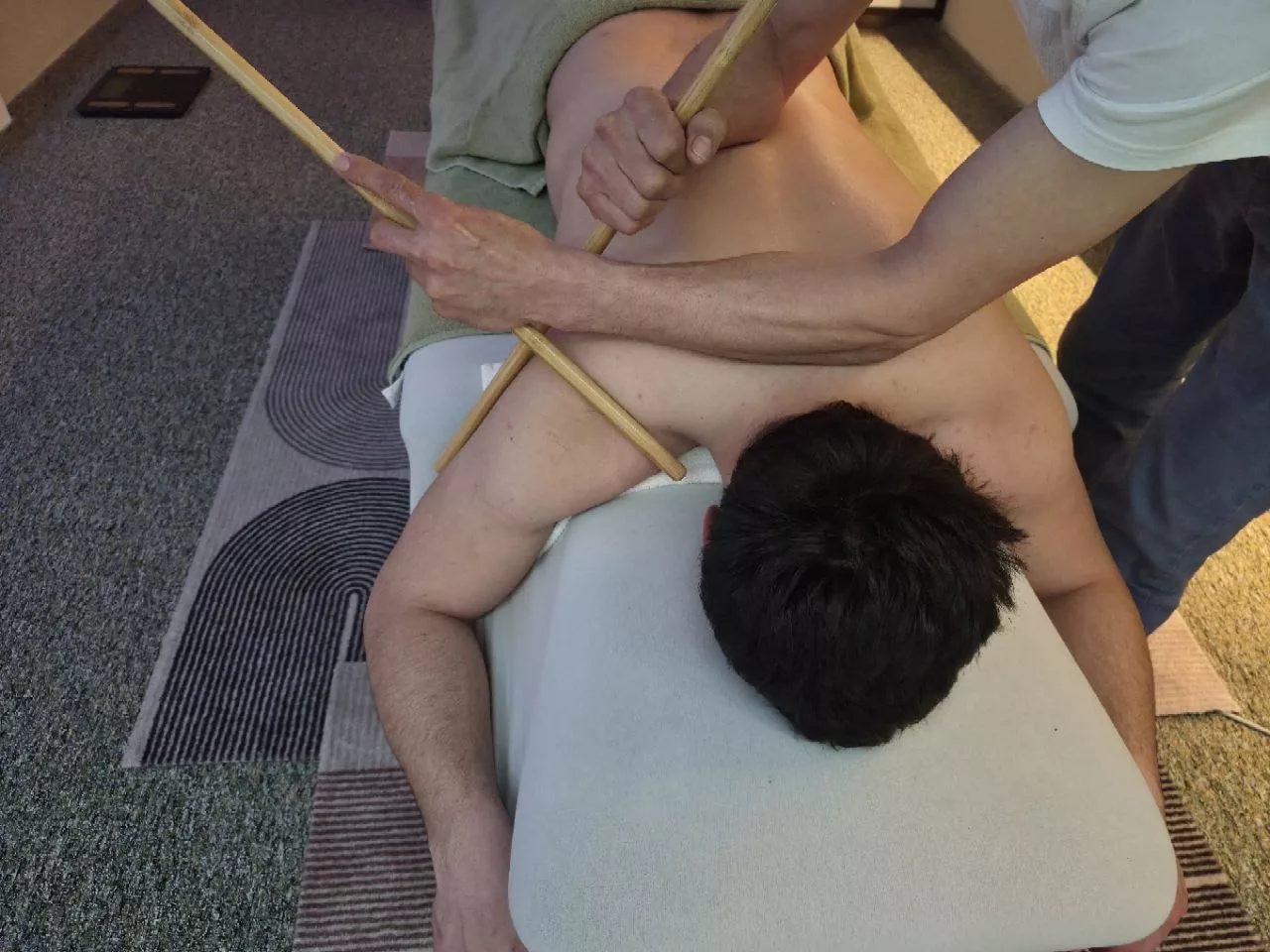 Professional massage therapy session — Universal Professional GmbH — gallery-massage-14