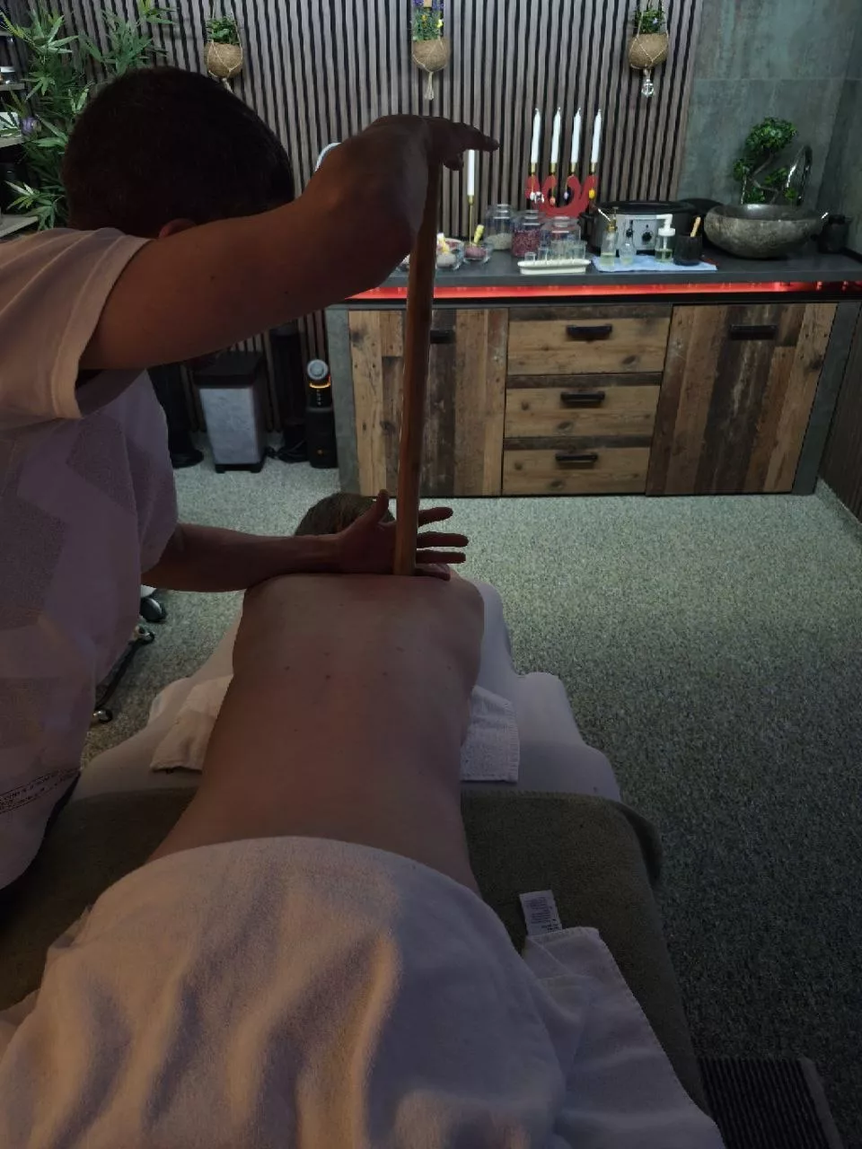 Professional massage therapy session — Universal Professional GmbH — gallery-massage-31