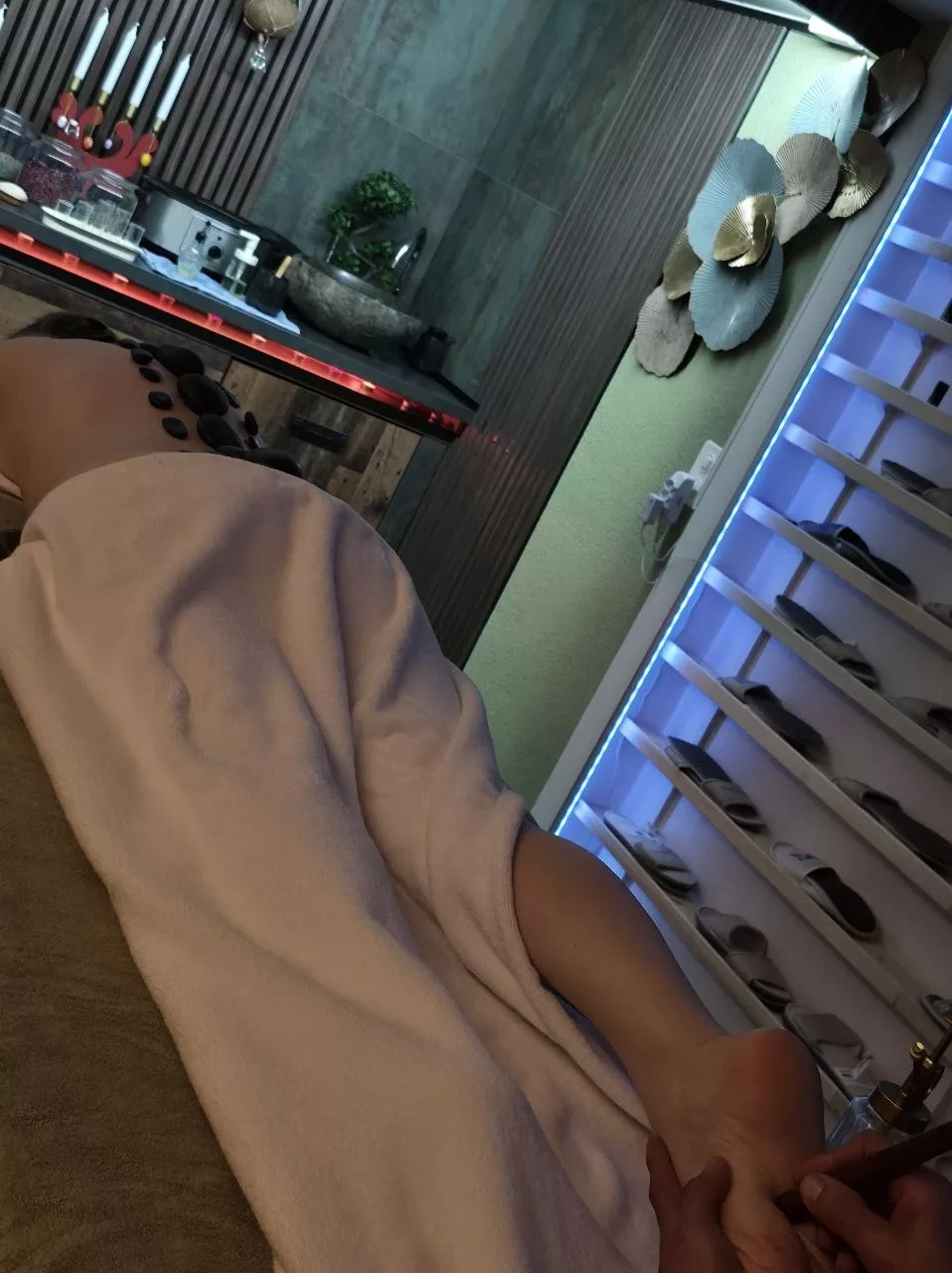 Professional massage therapy session — Universal Professional GmbH — gallery-massage-42